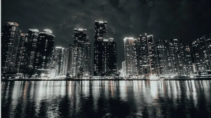 晚上睡不着看点害羞的动画 - 城市之光：霓虹背后的人间烟火